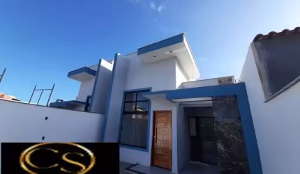 Linda casa ao lado da praia de Costazul!