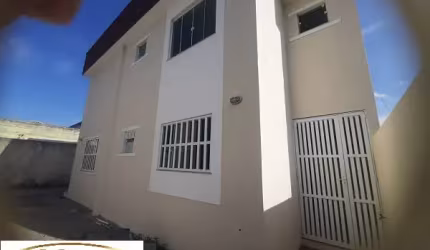 Ótima casa em pequeno condomínio no melhor bairro!