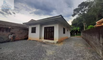 Vendo casa de alvenaria em terreno amplo no bairro ITAUM
