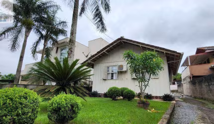 Vendo Casa Mista no bairro Floresta