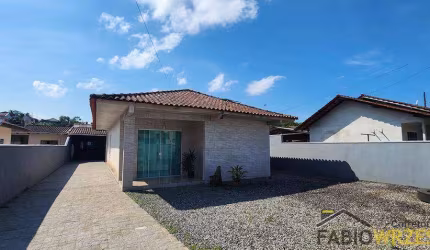 Casa 3 dormitórios paranaguamirim