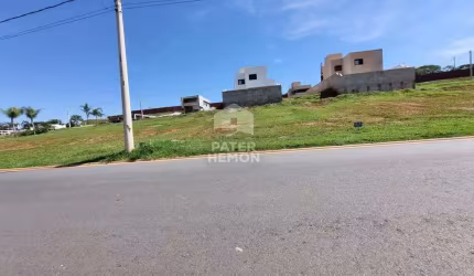 Terreno à venda no bairro Jardins Capri em Senador Canedo/GO