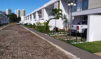 Sobrado à venda no bairro Santa Genoveva em Goiânia/GO
