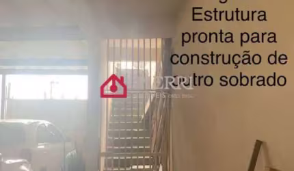 Casa a venda na Vila Ayrosa, 300 m² de terreno