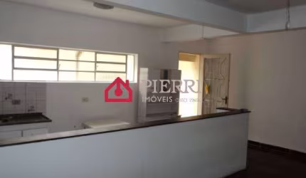 Casa no Jardim Mangalot, próximo ao Bradesco da Av. Mutinga