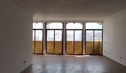 VENDA GONZAGA 5 DORMITORIOS A POUCOS   METROS MAR