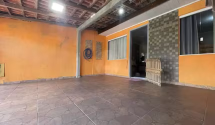 Casa no tranquilo bairro Itaqui em Campo Largo-PR