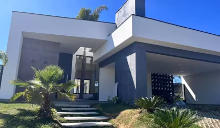 Casa Sobrado de Condomínio em Jardim São Paulo - Rio Claro com 396m², 4 dormitórios, 4 suítes, 6 banheiros por R$ 3.800.000. Agende sua visita agora!