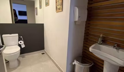 Casa Comercial em Jardim Guedala  -  São Paulo