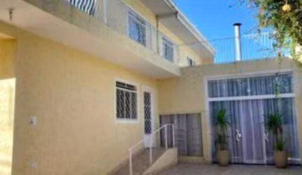 Excelente Sobrado com 7 dormitórios à venda, 326 m² por R$ 990.000 - Pinheirinho - Curitiba/PR!