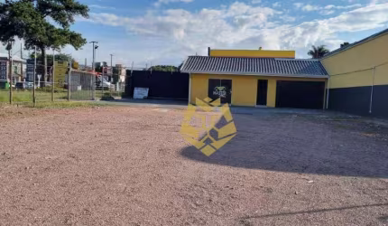 Loja bem ampla com espaço para até 50 carros, em ótima localização.