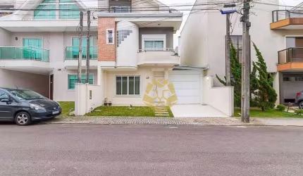 Excelente casa em condominio fechado no bairro Pinheirinho.