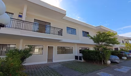 Casa Duplex contemporânea no centro de Vargem Grande