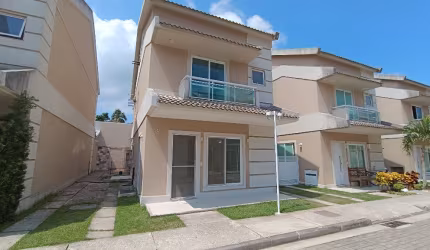 Casa triplex de condomínio em Vargem Grande