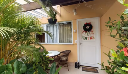 Casa triplex em Vargem Grande