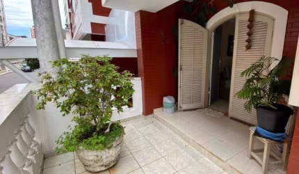OFERTA DO MÊS. APARTAMENTO COM QUINTAL PRIVATIVO