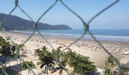 Apartamento PÉ NA AREIA GUILHERMINA 2 SUÍTES!!!