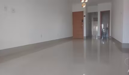 MARAVILHOSO APARTAMENTO DE ALTO PADRÃO NO CANTO DO FORTE  EXCELENTE LOCALIZAÇÃO PRÓXIMO À PRAIA ( 300 metros )  Apartamento IMPECÁVEL,  todo no porcelanato e com acabamento fino . COZINHA PLANEJADA  S