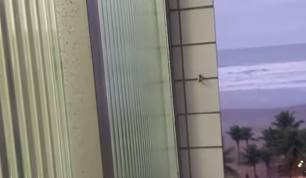 CANTO DO FORTE, BEIRA DA PRAIA/ Pé na areia