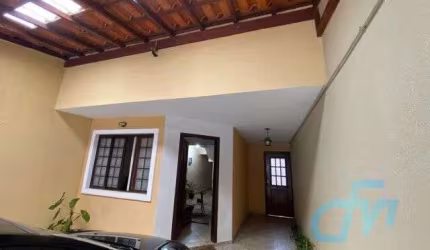 Sobrado à venda no bairro Vila Suíssa em César de Souza, Mogi das Cruzes, SP, com 2 dormitórios, sendo 1 suíte