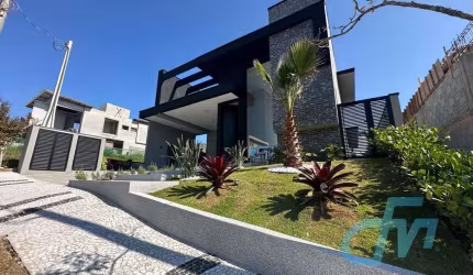 Residencial Granja Anita - Casa Térrea Alto Padrão à venda no condomínio Granja Anita em Mogi das Cruzes, com 4 suítes com closet.