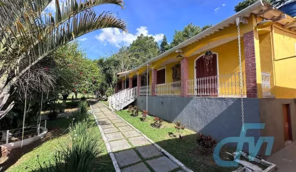Espetacular Sítio à venda no bairro Itapeti em Mogi das Cruzes, SP, com 36.000 m² de área total, piscina e 4 suítes.