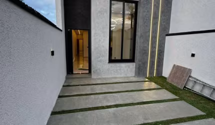 Casa com 2 dormitórios, sendo 1 suíte à venda no bairro Jardim Layr em Mogi das Cruzes