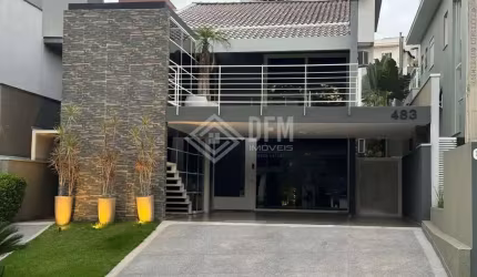 Bella Cittá III - Sobrado alto padrão à venda no Condomínio Bella Cittá 3 na Fazenda Rodeio em Mogi das Cruzes, com 3 suítes e espaço gourmet