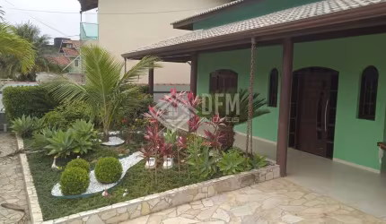 Morada da Praia - Casa de praia à venda com todos os utensílios e móveis inclusos, no condomínio Morada da Praia, em Boracéia, Bertioga com acomodação para 15 pessoas e 3 quartos com ar condicionado