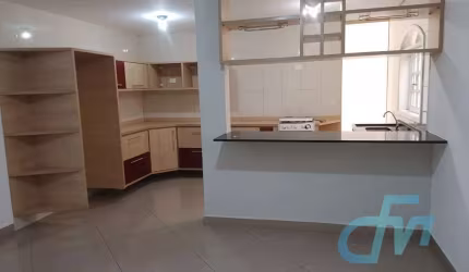 Sobrado à venda no bairro Jardim Camila, com 250 MT2, 3 dormitórios, sendo 1 suíte.