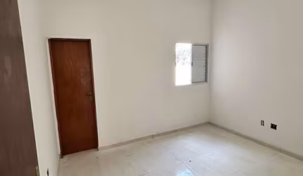 Casa Térrea à venda no bairro Jardim Cambuci em Mogi das Cruzes/SP, com 2 dormitórios, sendo 1 suíte.