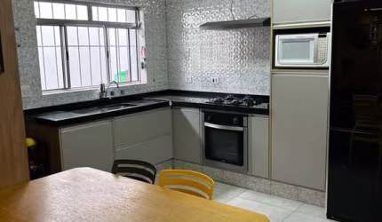 Casa Térrea à venda no bairro Mogilar em Mogi das Cruzes, com 3 dormitórios, sendo 1 suíte com closet