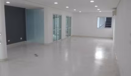 Casa comercial com 5 salas para alugar na Rua das Fiandeiras, 245, Itaim Bibi, São Paulo por R$ 14.000