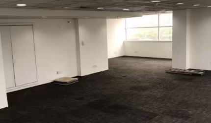 Sala comercial com 1 sala para alugar na MAJOR SILVIO DE MAGALHÃES PADILHA, 5200, Vila Morumbi, São Paulo por R$ 4.500