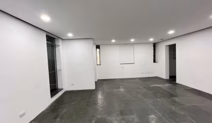 Casa comercial com 5 salas para alugar na Rua Barão de Campos Gerais, 727, Real Parque, São Paulo por R$ 8.000