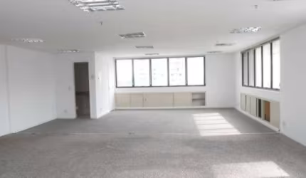 Sala comercial com 1 sala para alugar na Rua Vieira de Morais, 420, Brooklin, São Paulo por R$ 3.900