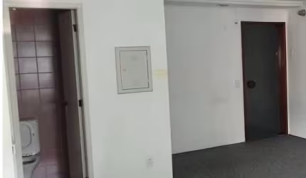 Sala comercial com 1 sala para alugar na Rua Caçapava, 49, Jardins, São Paulo por R$ 2.612