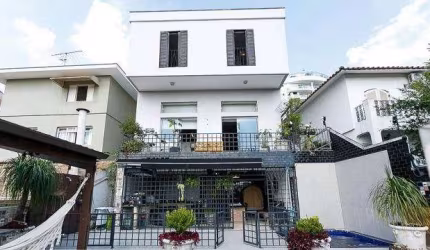 Casa em condomínio fechado com 5 quartos à venda na Rua Doutor José Maria Whitaker, 493, Vila Sônia, São Paulo por R$ 2.200.009