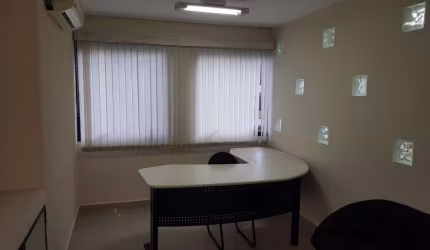 Sala comercial com 3 salas à venda na Rua Doutor Neto de Araújo, 320, Vila Mariana, São Paulo por R$ 450.012