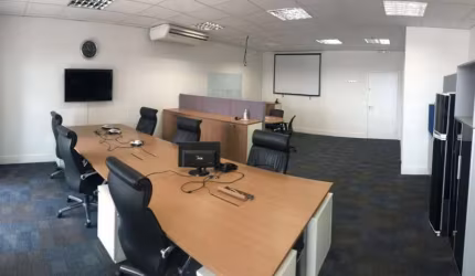 Sala comercial com 3 salas para alugar na Avenida Doutor Chucri Zaidan, 1550, Vila Cordeiro, São Paulo por R$ 6.712