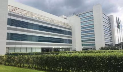 Sala comercial com 1 sala para alugar na Avenida Maria Coelho Aguiar, 215, Jardim São Luís, São Paulo por R$ 142.211