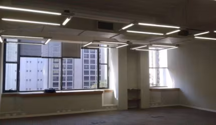 Sala comercial com 1 sala para alugar na Rua Geraldo Flausino Gomes, 78, Cidade Monções, São Paulo por R$ 18.006