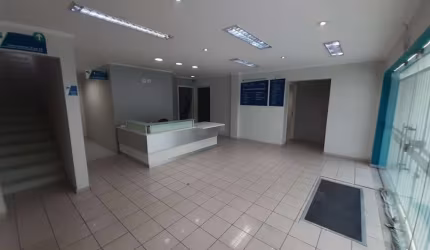 Prédio com 15 salas para alugar na Avenida Eusébio Matoso, 403, Pinheiros, São Paulo por R$ 28.000