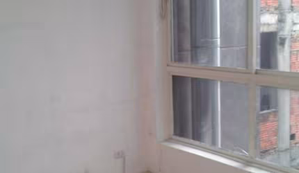 Sala comercial com 1 sala para alugar na Rua Barão de Iguape, 212, Liberdade, São Paulo por R$ 1.009