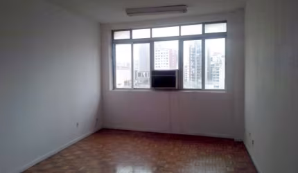 Sala comercial com 1 sala para alugar na Rua da Liberdade, 113, Liberdade, São Paulo por R$ 959