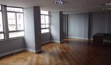 Sala comercial com 5 salas para alugar na Rua do Tesouro, 23, Centro, São Paulo por R$ 3.627