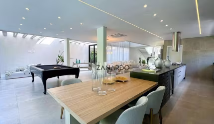 Casa de alto padrão próxima a praia à venda em Riviera de São Lourenço