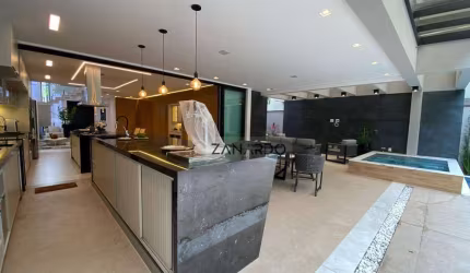 Casa de alto padrão à venda em Riviera de São Lourenço