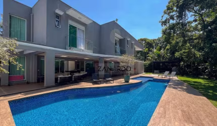 Casa à 600m da praia à venda em Riviera de São lourenço