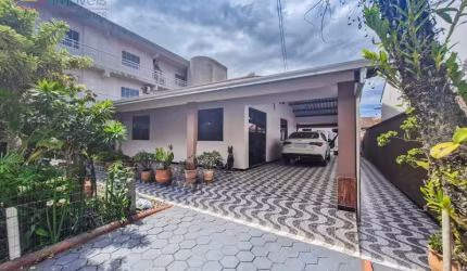 IMÓVEL AVERBADO COM 595 M² DE TERRENO NO BAIRRO SÃO DOMINGOS
